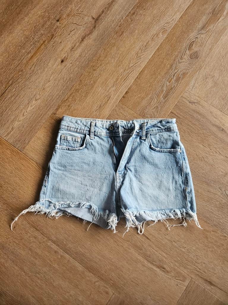 Kort lichtblauw spijkerbroekje maat 34 (XS), Kort, Blauw, Ophalen of Verzenden, Zo goed als nieuw