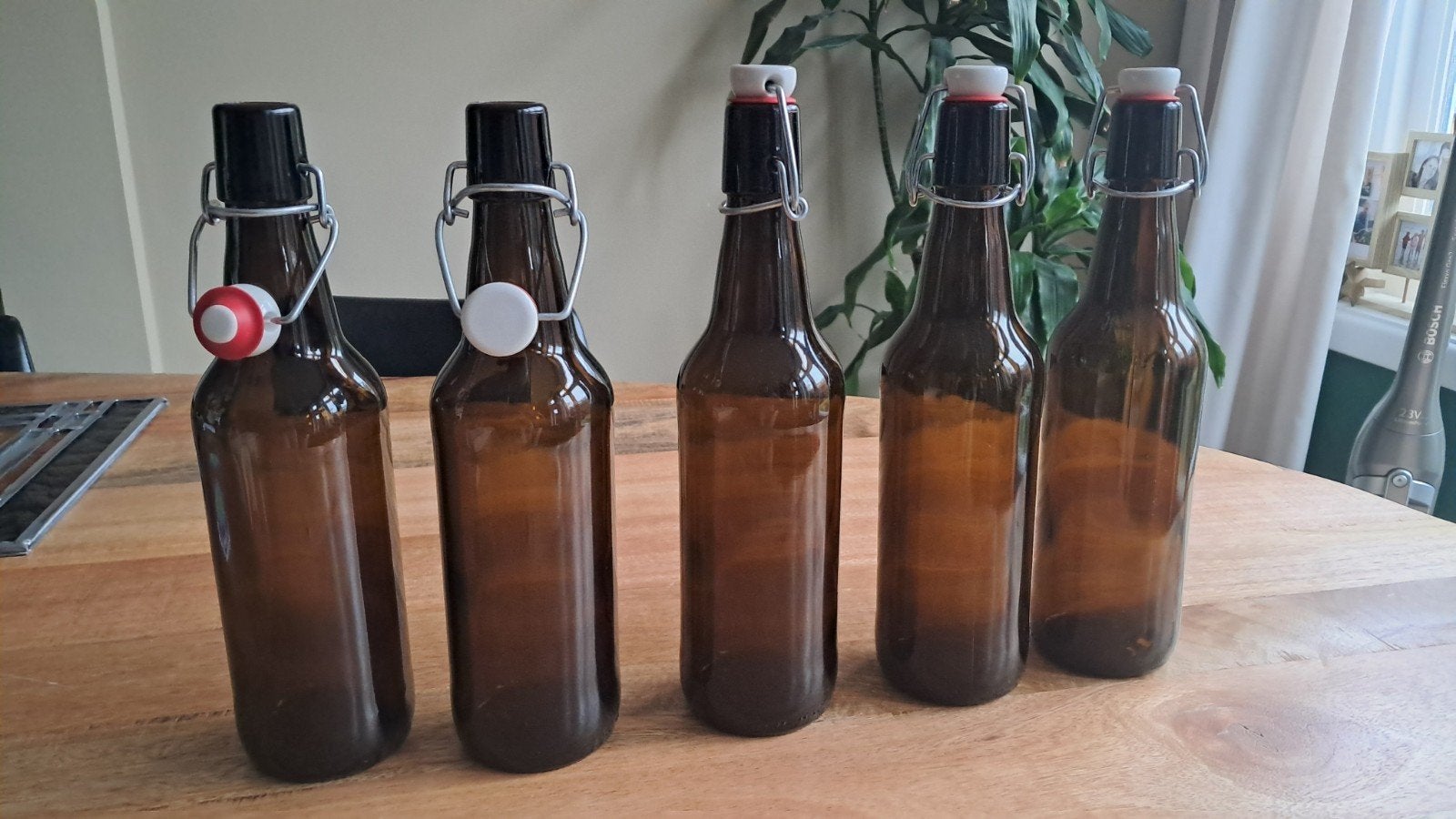 5 glazen flessen van 0,5L (met beugelsluiting), Ophalen, Bruin, Nieuw, 27 cm