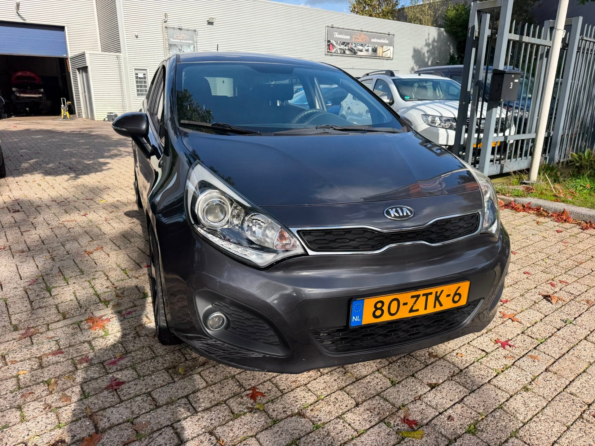 Kia Rio 1.2 CVVT Plus Pack 5 deurs, airco, cruise, xenon\led, Auto's, Zwart, 4 cilinders, Origineel Nederlands, Bedrijf