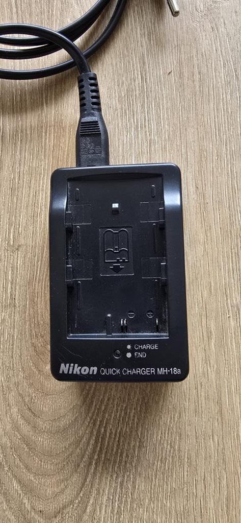 Nikon MH-18a Snellader voor EN-EL3e Accu, Ophalen of Verzenden, Gebruikt