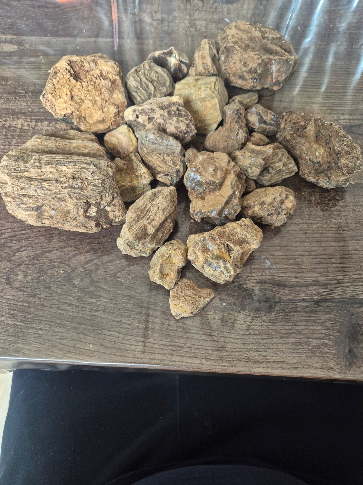 een kilo ruwe amber uit sumatra met houtstructuur, Ophalen of Verzenden, Mineraal