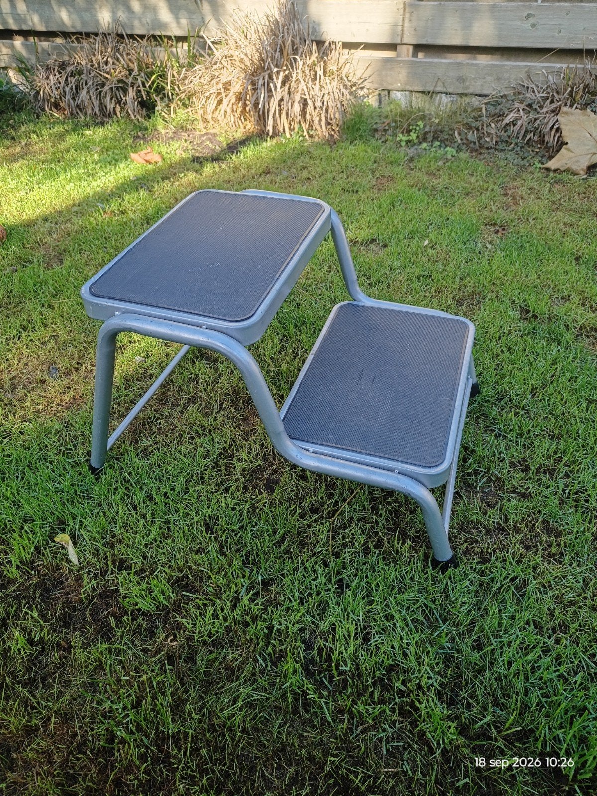 Handige 2-tredige opstap/trapje camping, Ophalen, Gebruikt, Campingmeubel-accessoire