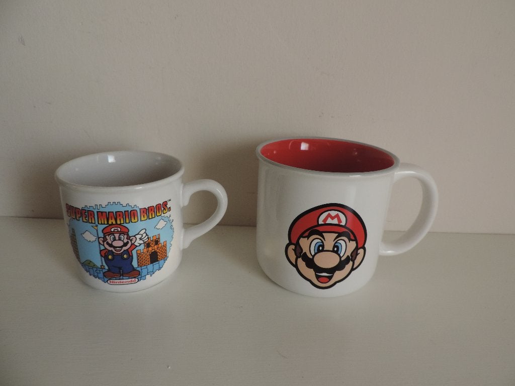 twee super mario bekers vintage, Gebruikt, Ophalen of Verzenden, Overige stijlen, Kop(pen) en/of Schotel(s)