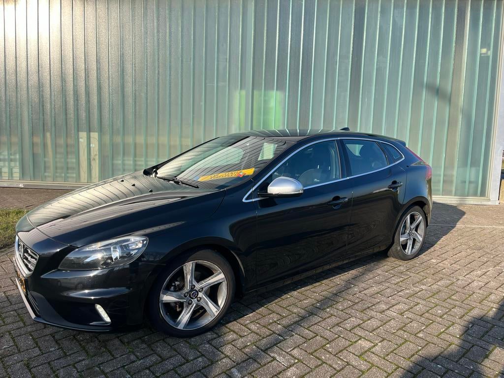Volvo V40 1.6 D2 R-design 2014 Zwart Nap Airco, Zwart, 4 cilinders, Zwart, Bedrijf