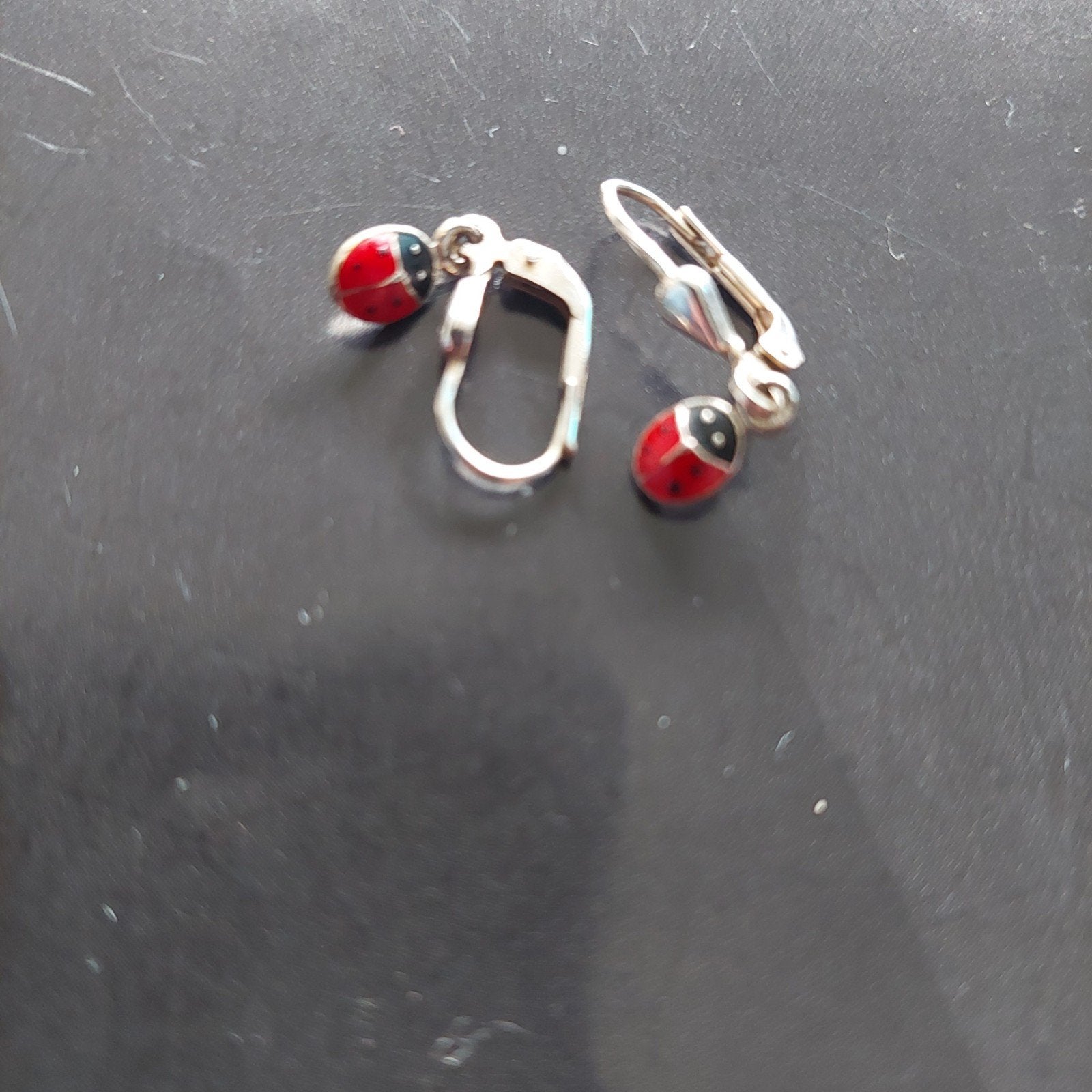 stel zilveren oorhangers met lieveheersbeestje., Ophalen of Verzenden, Nieuw, Zilver, Zilver