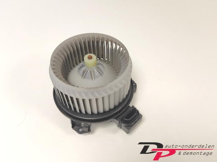 Kachel Ventilatiemotor van een Suzuki Swift, Gebruikt, -, -, Ophalen of Verzenden