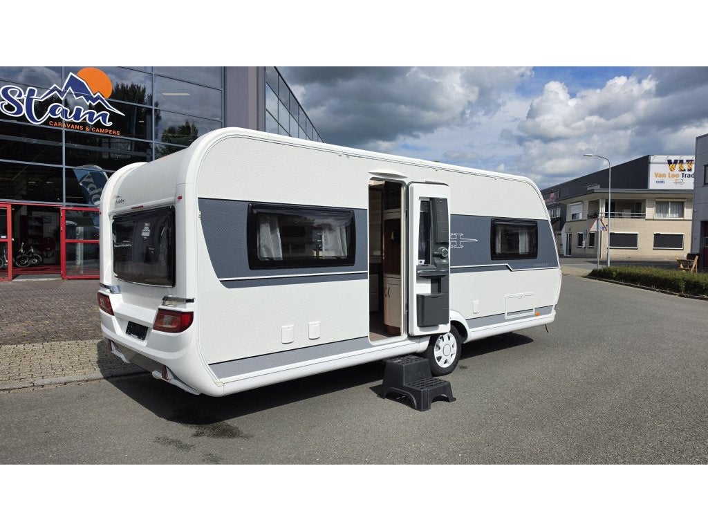 Hobby Excellent 560 CFE voortent nieuwstaat, Rondzit, Hobby, Overige typen, Ringverwarming