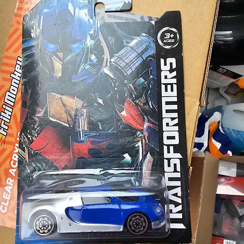 Transformers Bugatti, Nieuw, Ophalen of Verzenden, Hasbro European Services, 4 The Square, Stockley Park, Uxbridge, Middlesex, UB11 1ET, UK