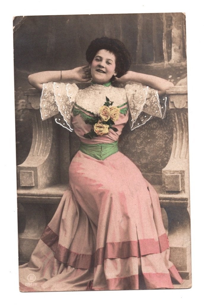 Antieke Fotokaart Dame in Dansjurk Gelopen 1914, Ophalen of Verzenden, Voor 1920, Gelopen, Overige thema's