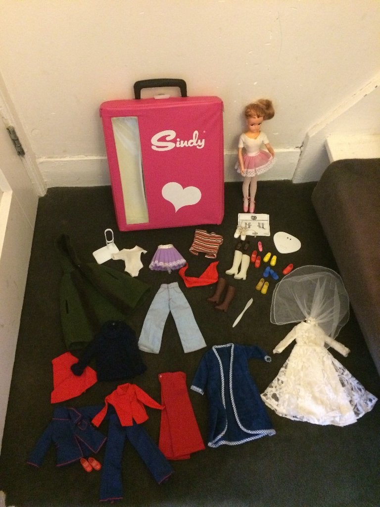 Barbie Sindy koffer, ballerina pop en heel veel kleding!, Ophalen of Verzenden, Gebruikt, Fashion Doll
