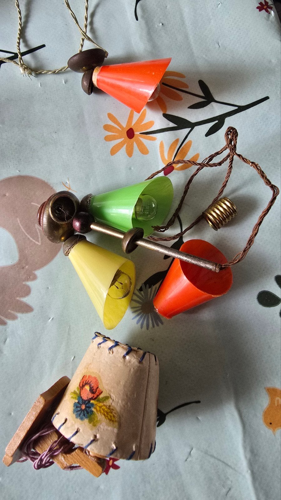 Vintage poppenhuis lampjes en meubels, Ophalen of Verzenden, Gebruikt, Poppenhuis