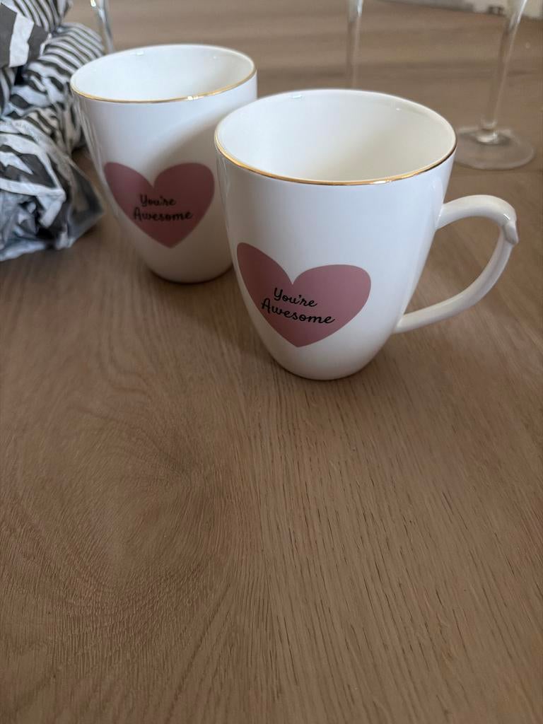2 nieuwe Riviera Maison koffie / thee mokken, Nieuw, Ophalen of Verzenden, Steen/keramiek, Wit