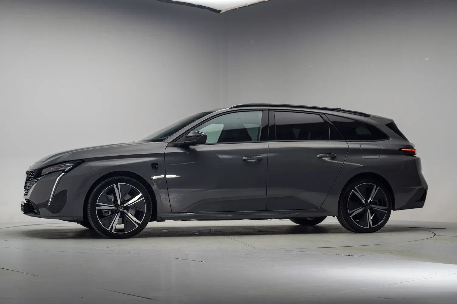Peugeot 308 SW 1.6 Plug-In Hybrid 180 GT [ LED Alcantara/led, Auto's, 77 km/l, Gebruikt, Verwarmde buitenspiegels, 4 cilinders