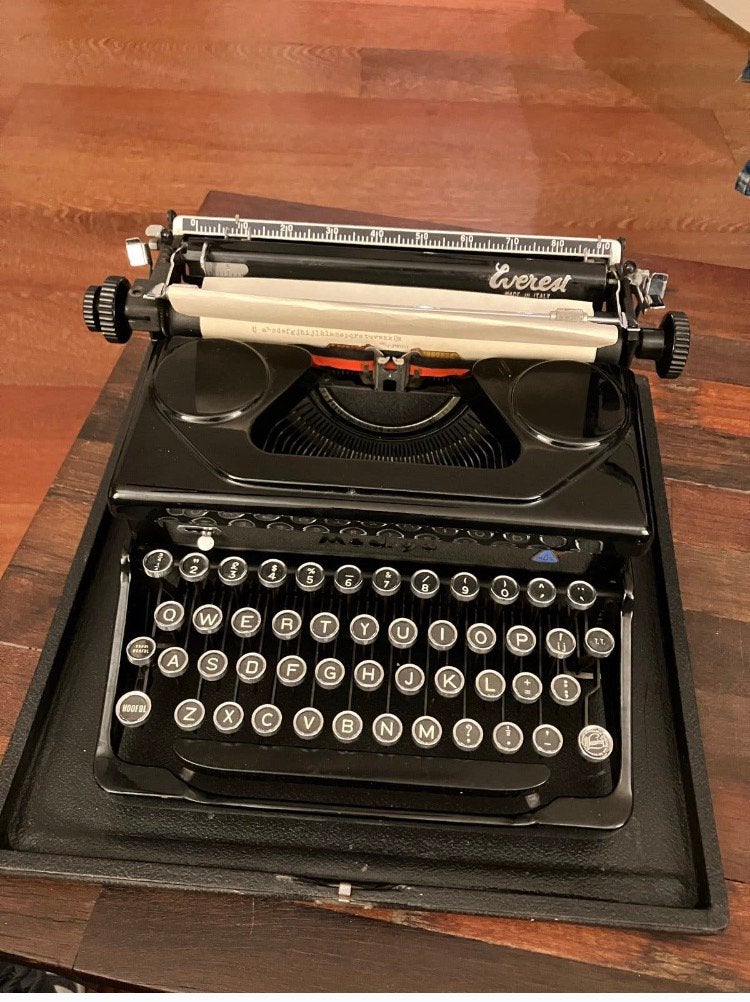 Everest typemachine mod 90 in originele koffer, Ophalen, Gebruikt