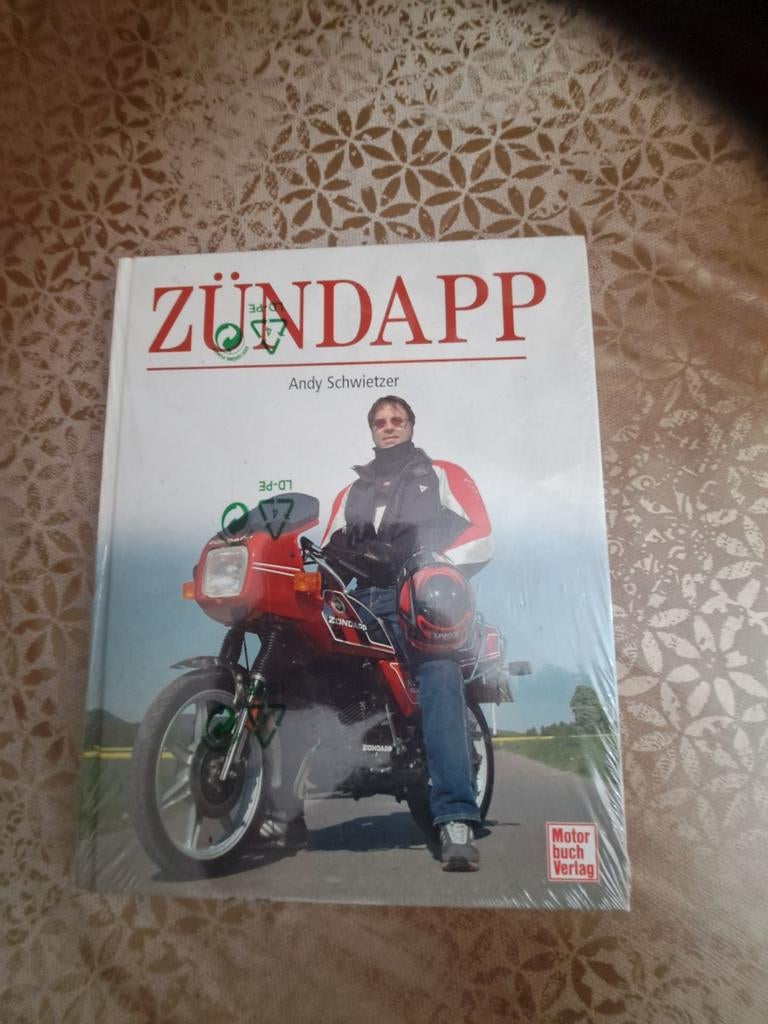 Zündapp boek met foto's en beschrijvingen - Vaderdag cadeau, Ophalen of Verzenden