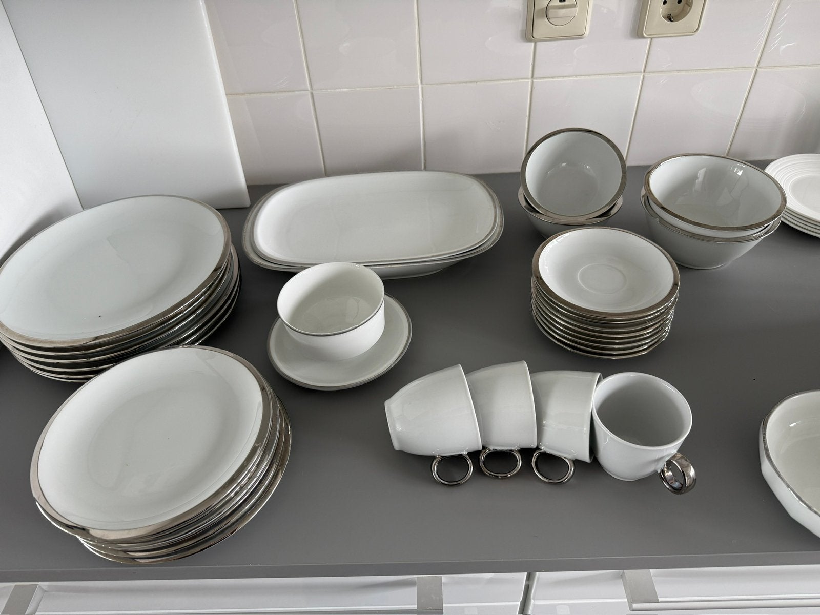 Vintage Arzberg porseleinen servies met zilveren rand, Huis en Inrichting, Keuken | Servies, Ophalen, Gebruikt, Arzberg, Overige stijlen