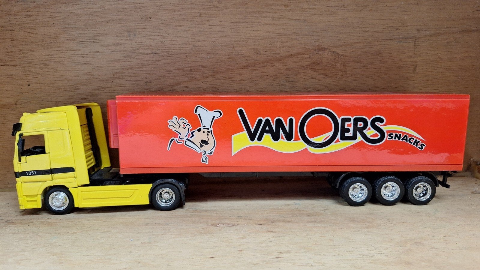 Mercedes Actros met Van Oers Snacks trailer, Ophalen of Verzenden, Bus of Vrachtwagen
