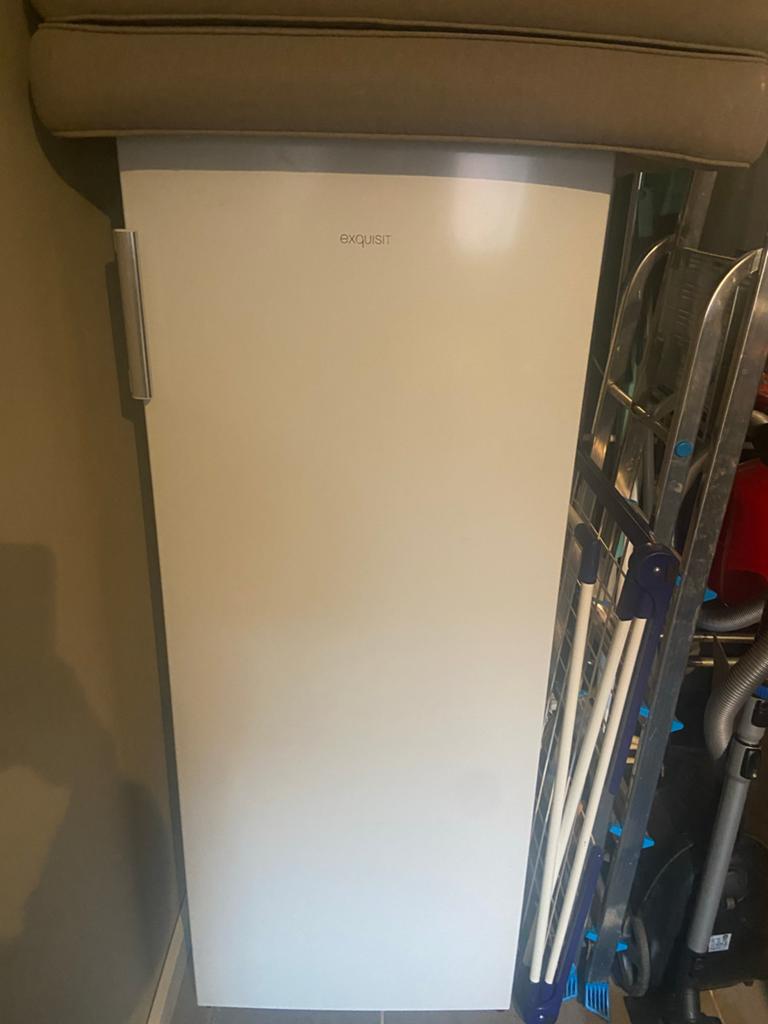 Exquisit Vrieskast, Witgoed en Apparatuur, Minder dan 60 cm, Zo goed als nieuw, 140 tot 160 cm, Vrijstaand