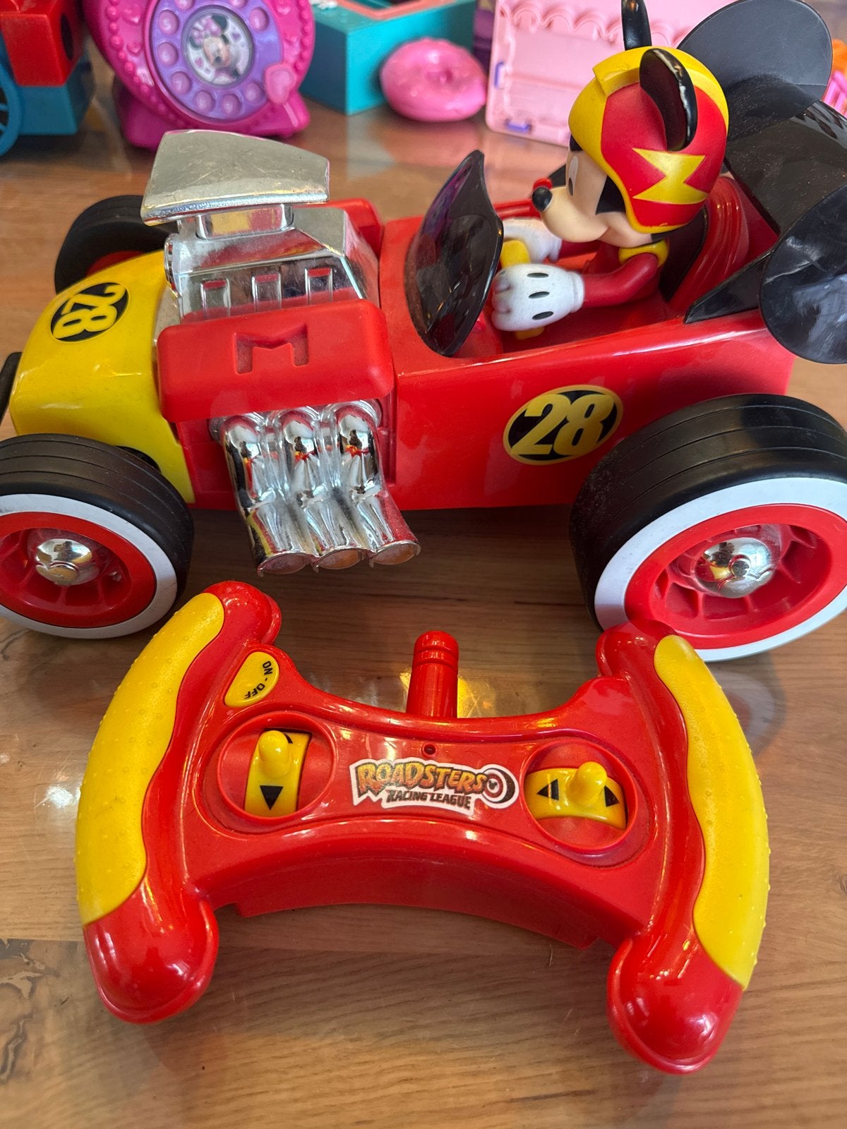Mickey Mouse Roadsters Racing League RC Auto, Elektro, Gebruikt, Ophalen of Verzenden, Auto onroad
