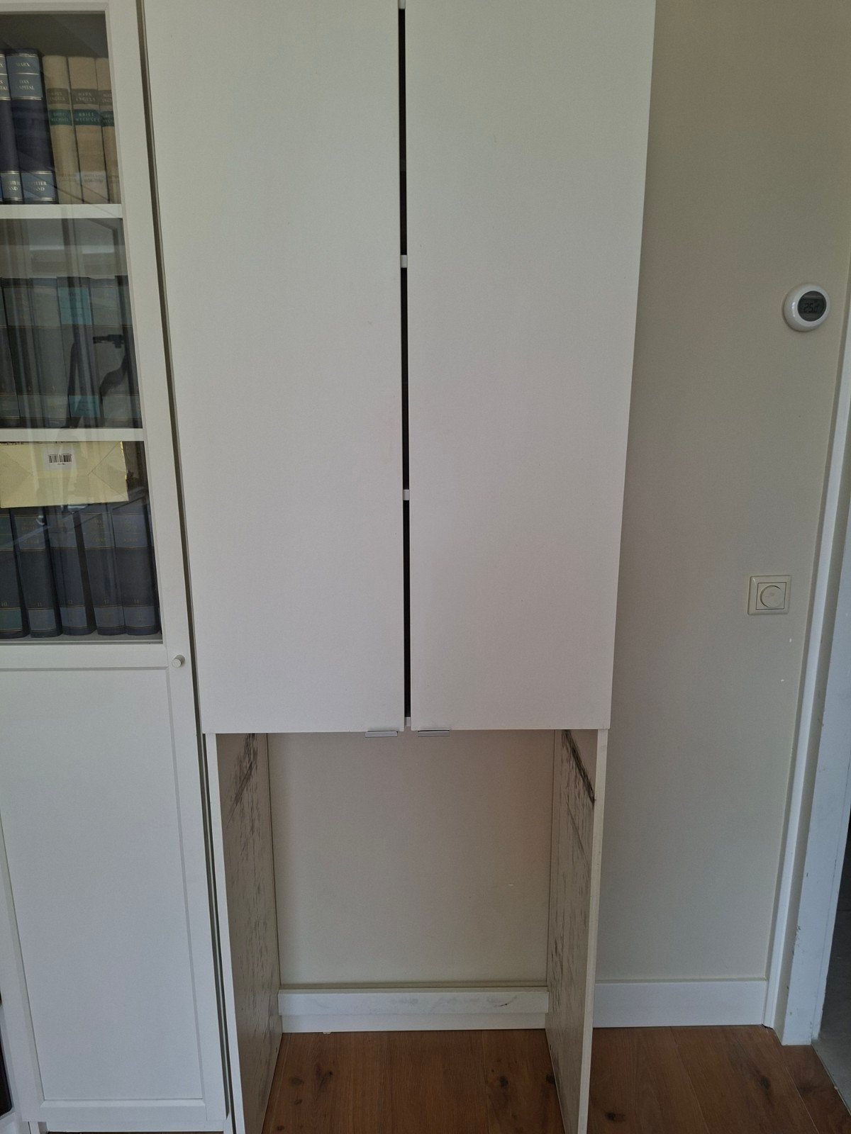 Witte kast met planken en deuren, Ophalen, 50 tot 100 cm, Modern, 150 tot 200 cm