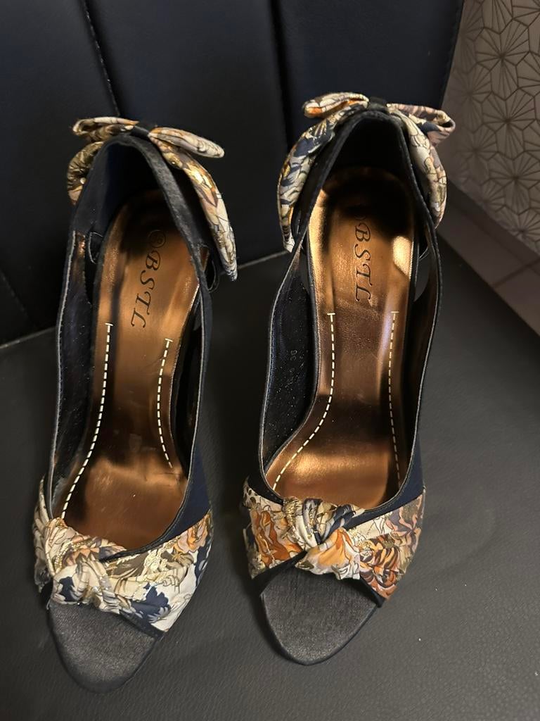 Diverse dames schoenen 6 paar, Kleding | Dames, Schoenen, Pumps, Overige kleuren, Ophalen of Verzenden, Zo goed als nieuw