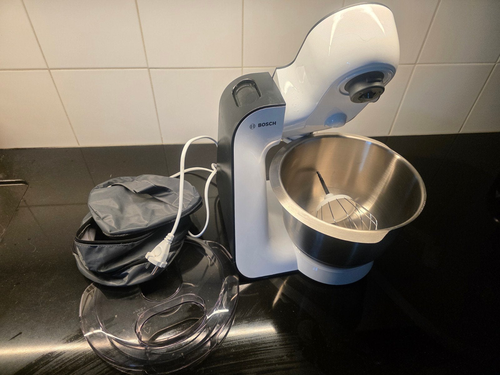 Bosch keukenmachine met RVS kom en accessoires, Ophalen, Zo goed als nieuw, Vaatwasserbestendig, 3 snelheden of meer