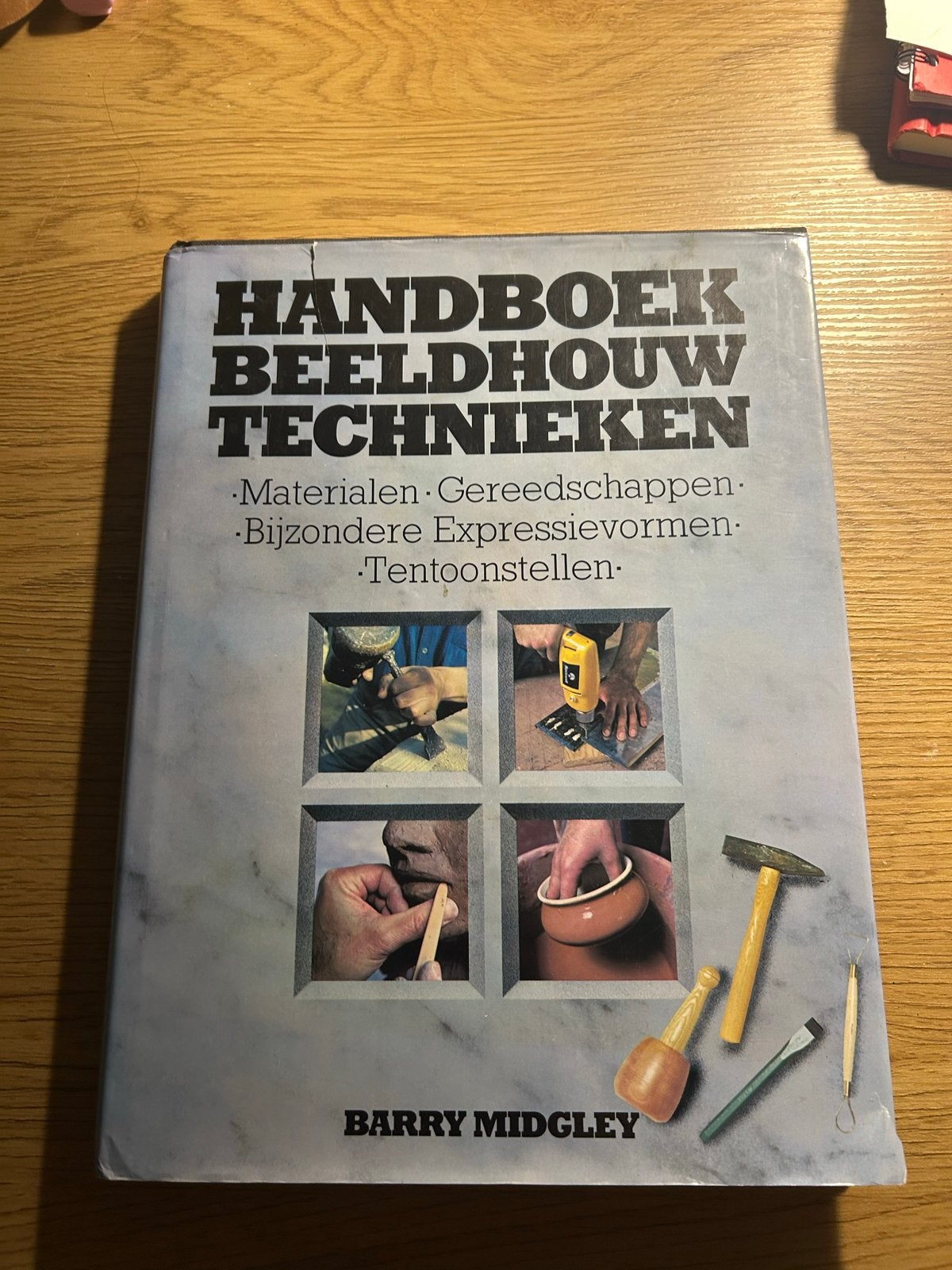 Handboek Beeldhouw Technieken - Barry Midgley, Ophalen of Verzenden, Gelezen, Overige onderwerpen