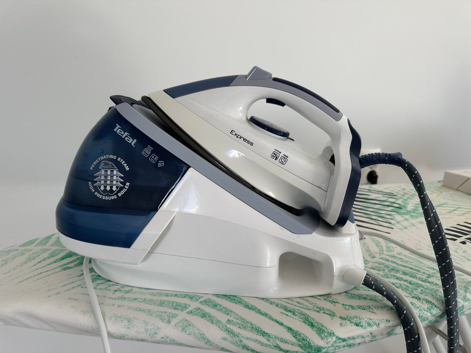 Tefal express stoomgenerator, Ophalen, Gebruikt, Strijkijzer met snoer
