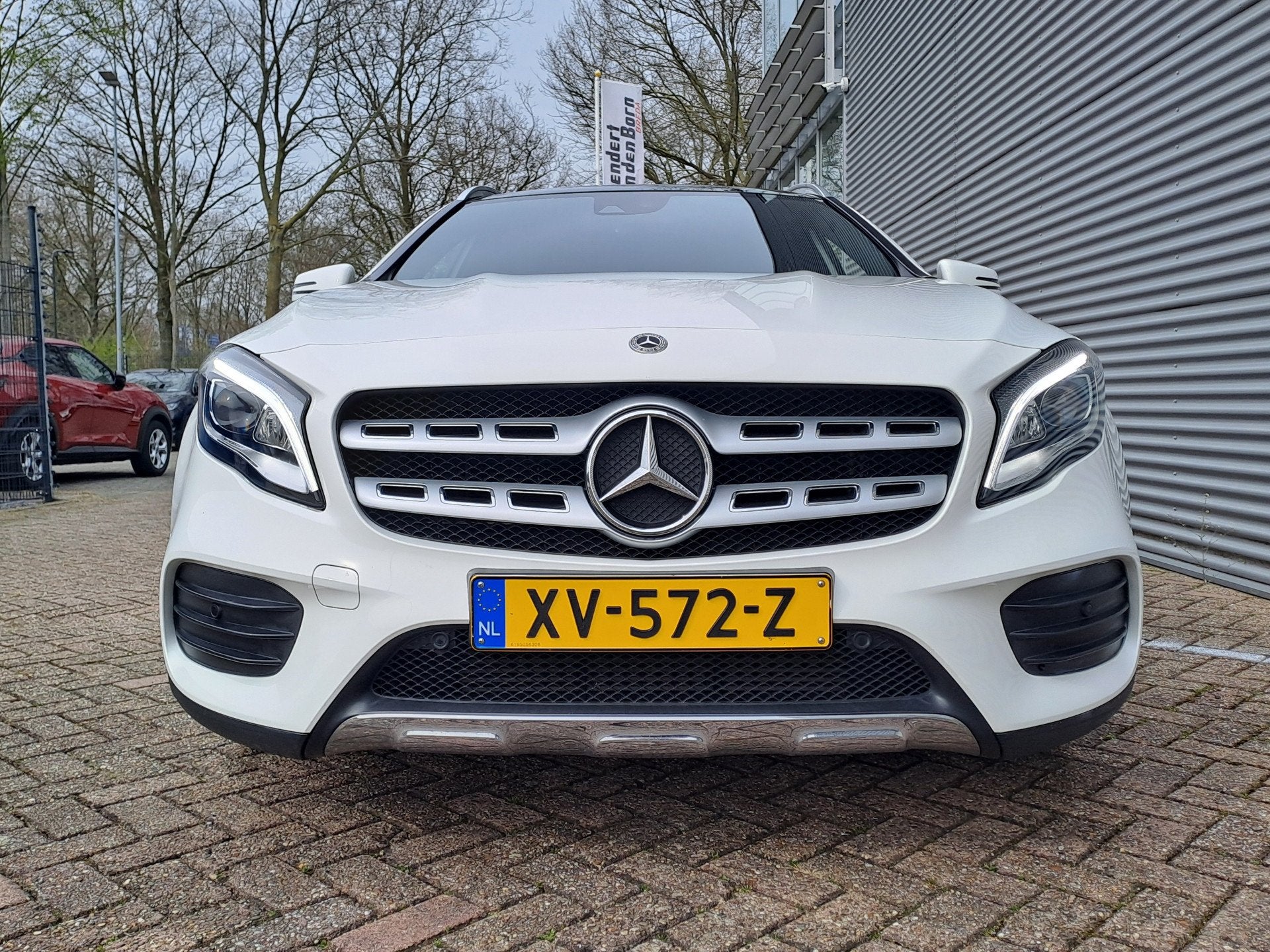 Mercedes-Benz GLA 180 Business Solution AMG AUTOMAAT | Trekh, Auto's, 12 maanden, Gebruikt, Euro 6, 4 cilinders