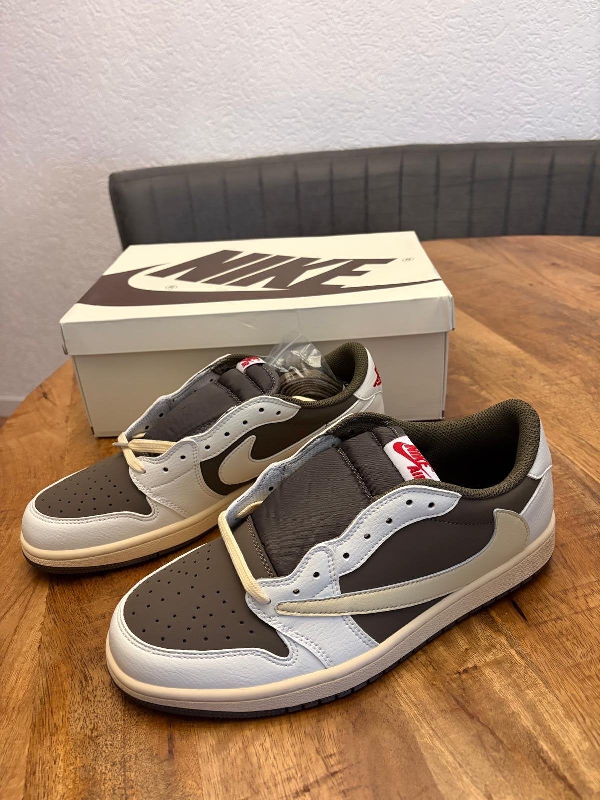 Nike Air Jordan 1 Low x Travis Scott - Maat 43, Overige kleuren, Nieuw, Ophalen of Verzenden, Sneakers of Gympen
