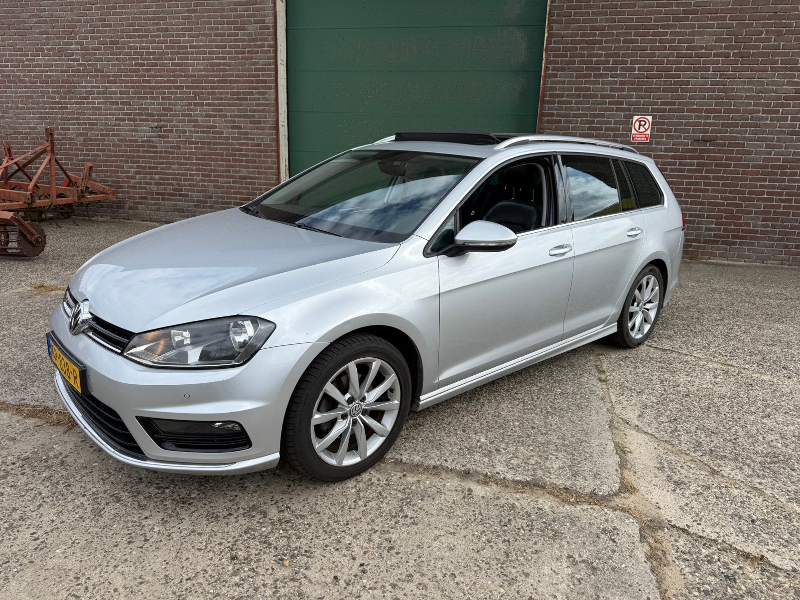 Volkswagen Golf 1.6 TDI 81KW/110PK Variant 2016 Grijs, Voorwielaandrijving, Leder en Stof, Origineel Nederlands, 140 €/maand