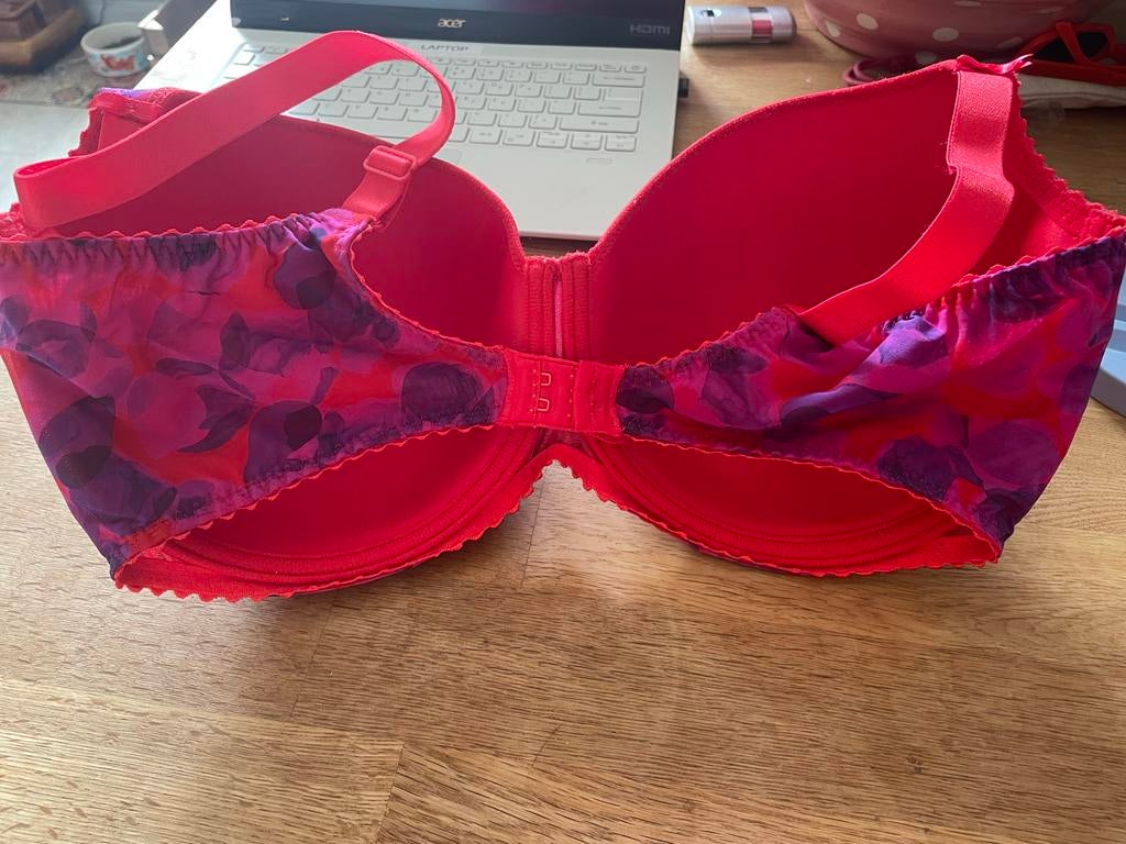 Primadonna Twist BH 80G - Helemaal nieuw, Ophalen of Verzenden, Rood, BH