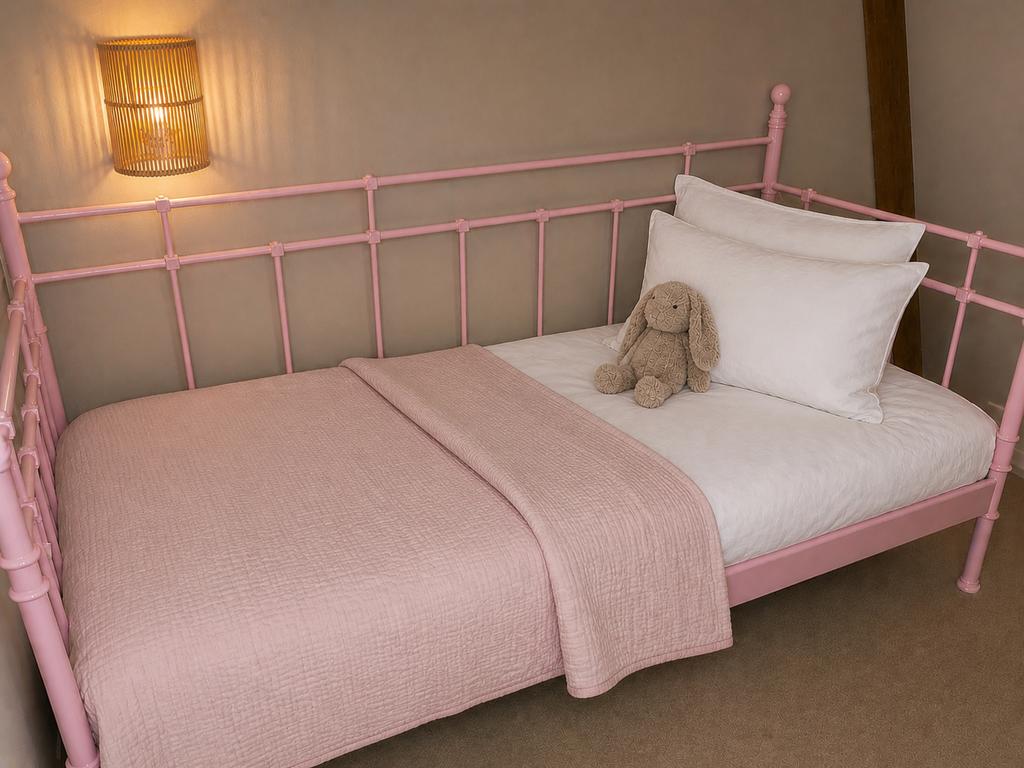IKEA bed roze mat, incl. lattenbodem, Ophalen, 90 cm, Zo goed als nieuw, 200 cm