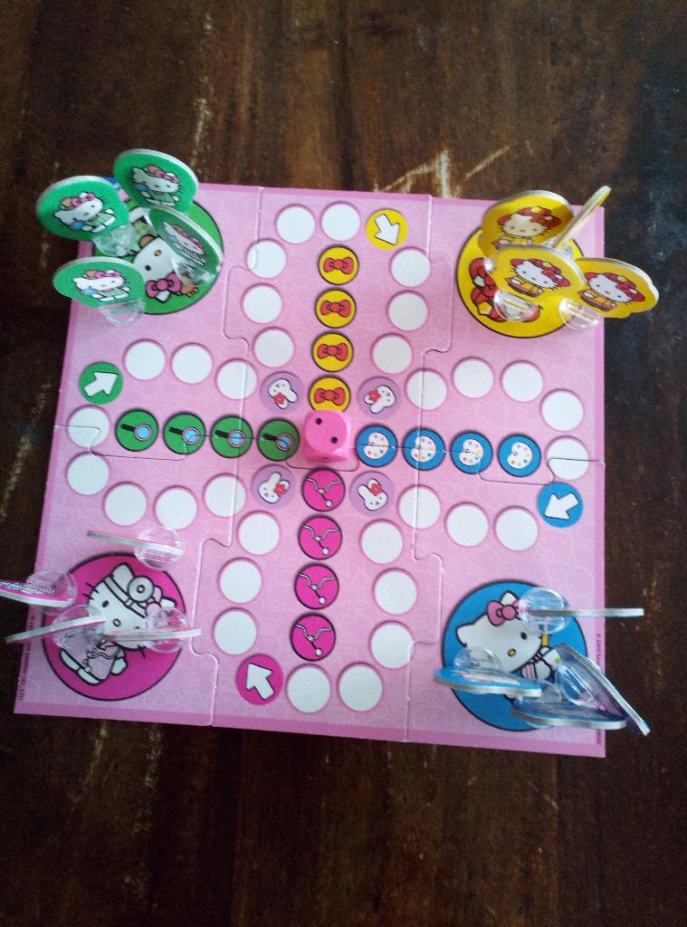 Hello Kitty Pachisi ravensburger 6-99 jaar, Hobby en Vrije tijd, Gezelschapsspellen | Bordspellen, Ophalen of Verzenden, Zo goed als nieuw
