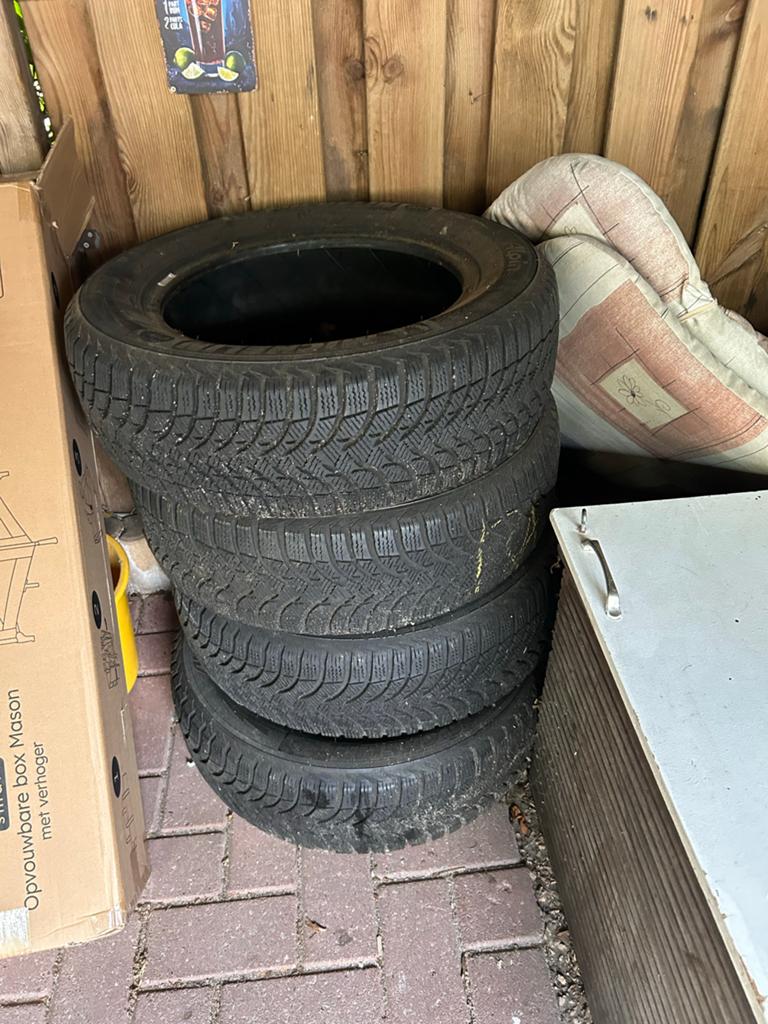 Set van 4 Michelin winterbanden 185/65 R15, Ophalen, Gebruikt, 15 inch, Band(en)