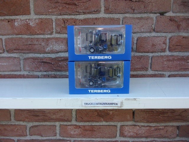 Tekno  Moffett  of  meeneem  heftruck.