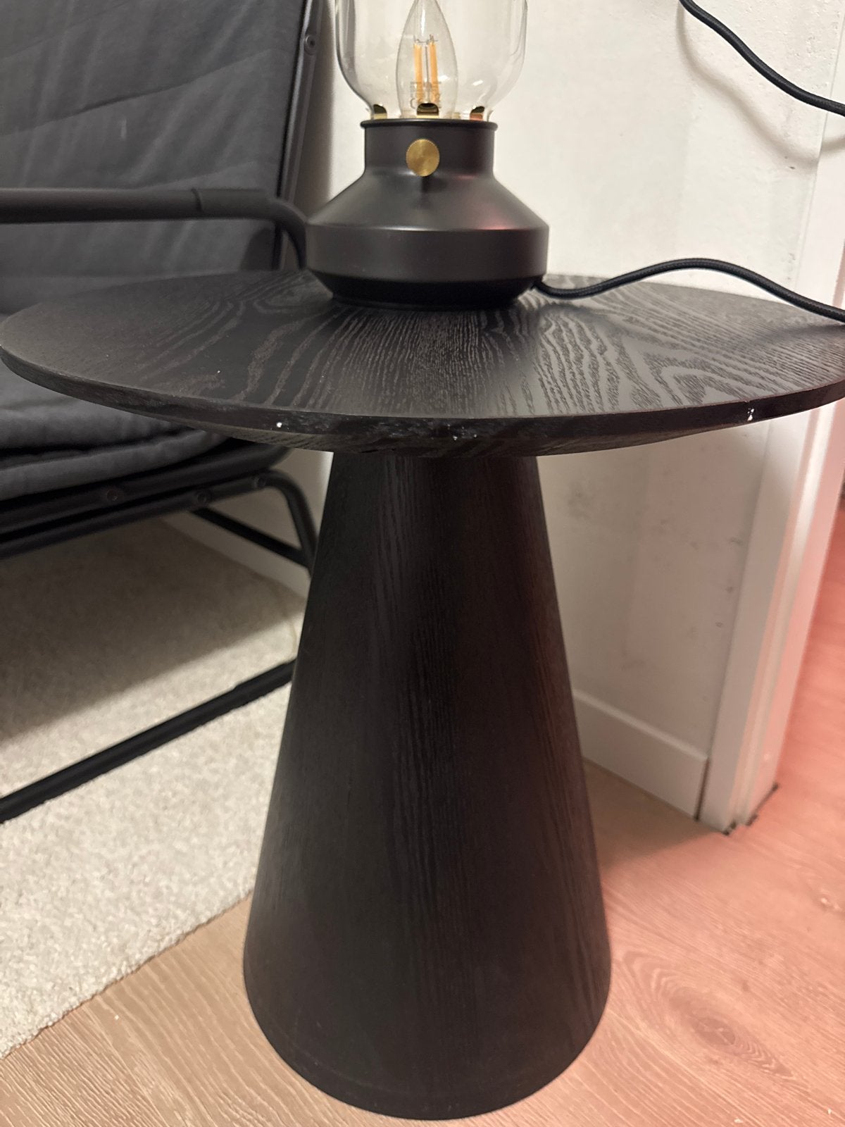 Zwarte bijzettafel van Xenos met lichte gebruikssporen, Ophalen, Gebruikt, Rond, Hout