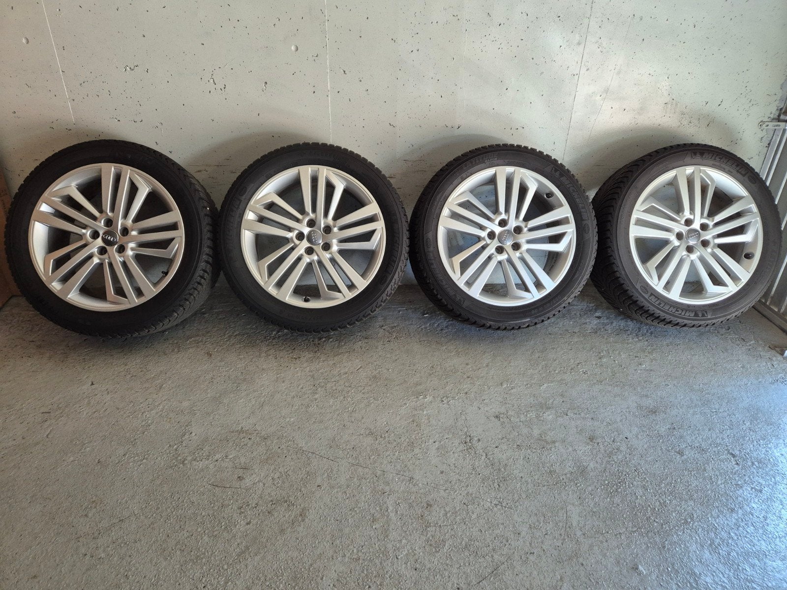 5x112 / 20inch ORGINEEL AUDI Q5 WINTERSET, Ophalen, 255 mm, Banden en Velgen, Winterbanden