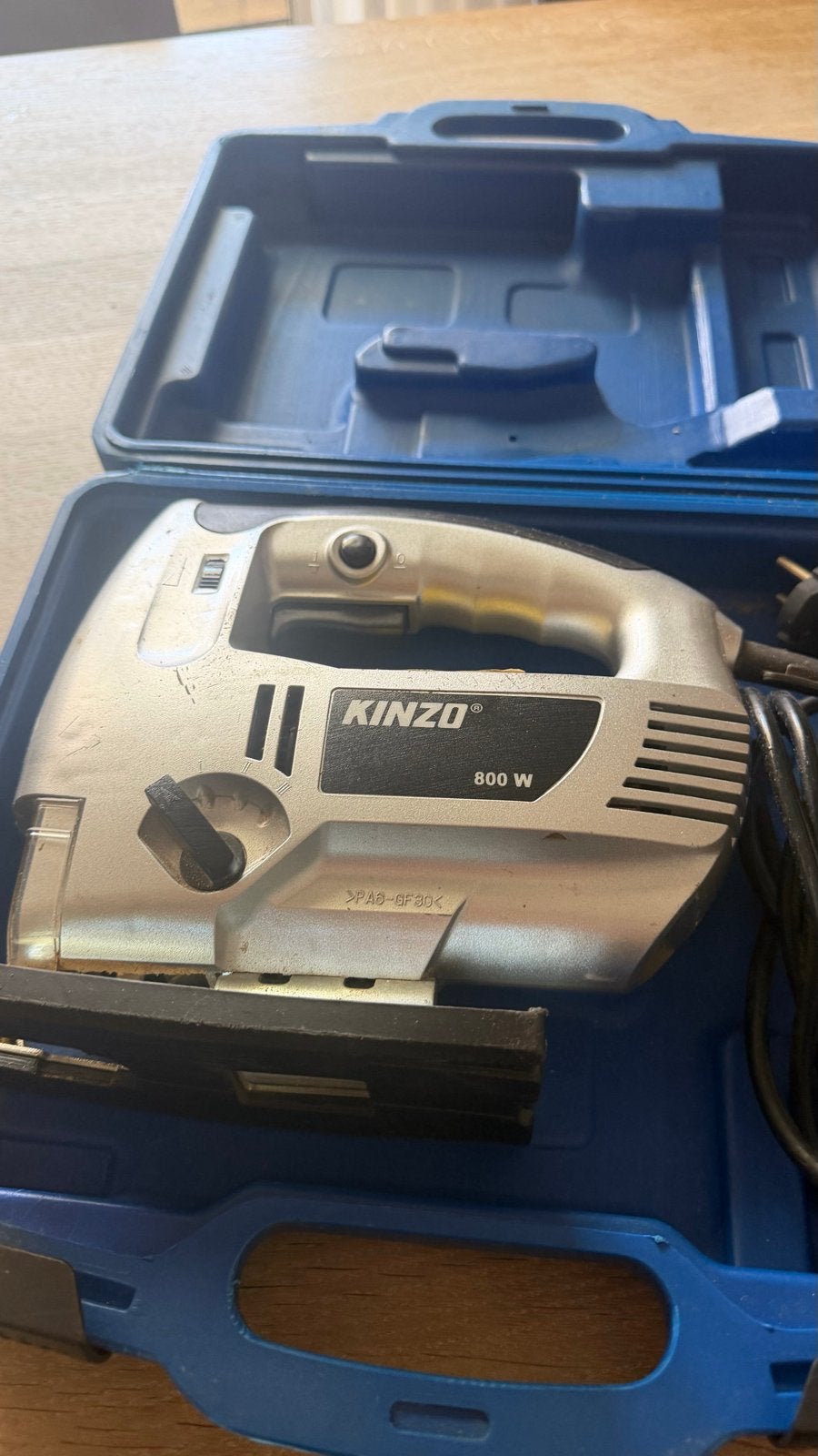Kinzo Decoupeerzaag 800W met Koffer - gebruikt, Ophalen, Decoupeerzaag, 600 tot 1200 watt, Zo goed als nieuw