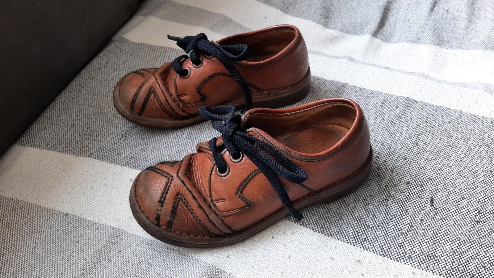 Vintage kinderschoentjes, Ophalen