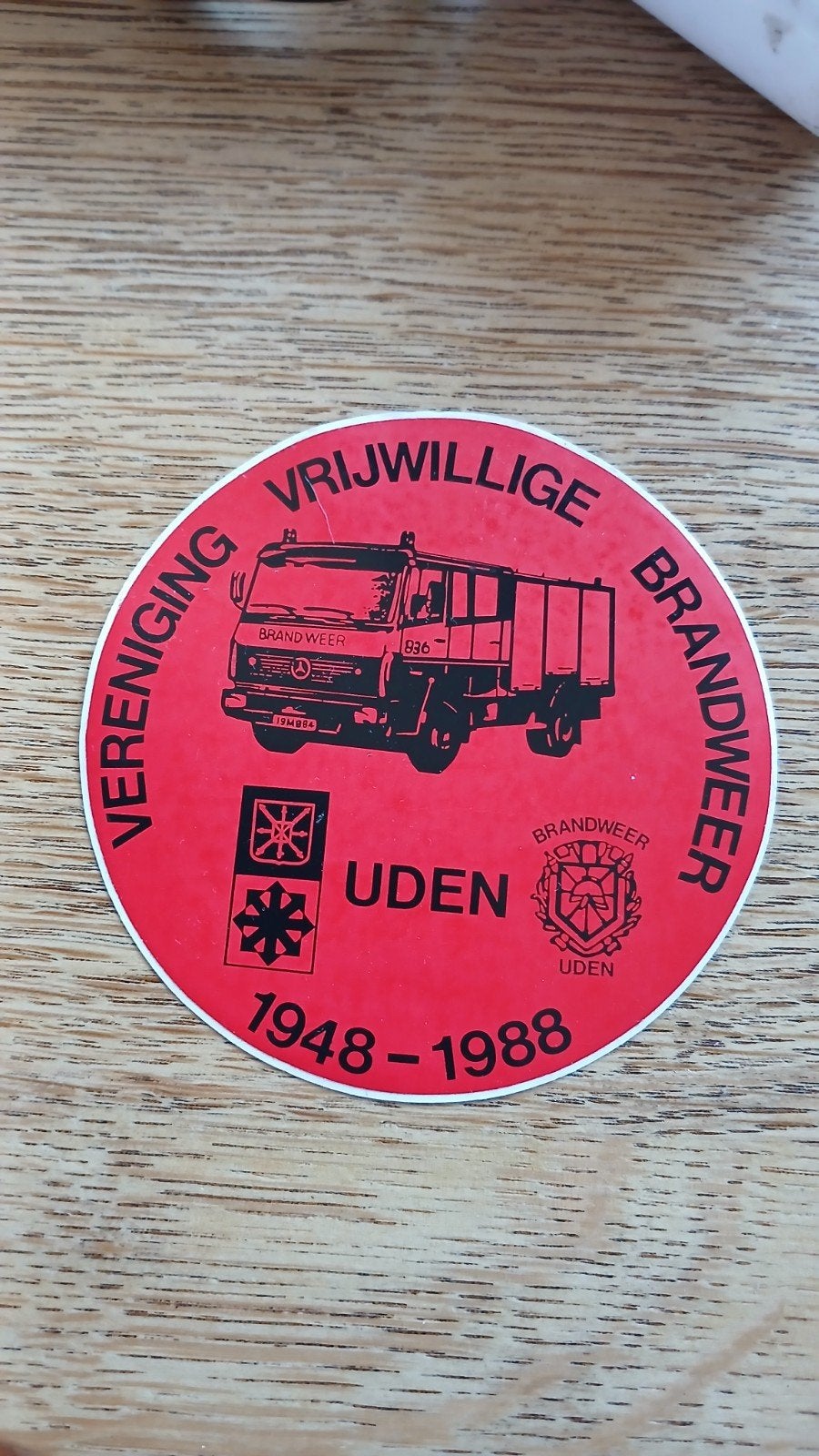 Sticker Vereniging Vrijwillige Brandweer uit UDEN 1948-1988, Ophalen of Verzenden