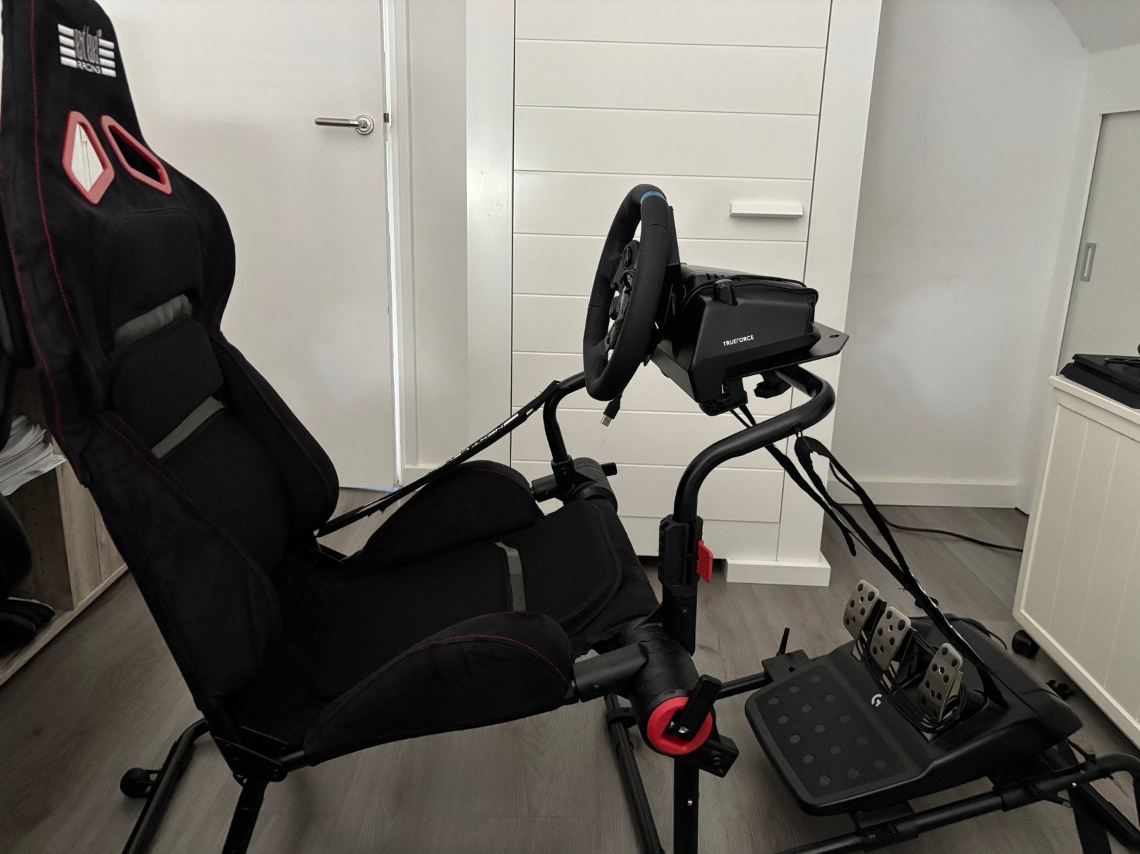 Logitech G923 racestuur met pedalen (Zonder stoel en frame), Spelcomputers en Games, Racestuur, Force feedback, Ophalen of Verzenden