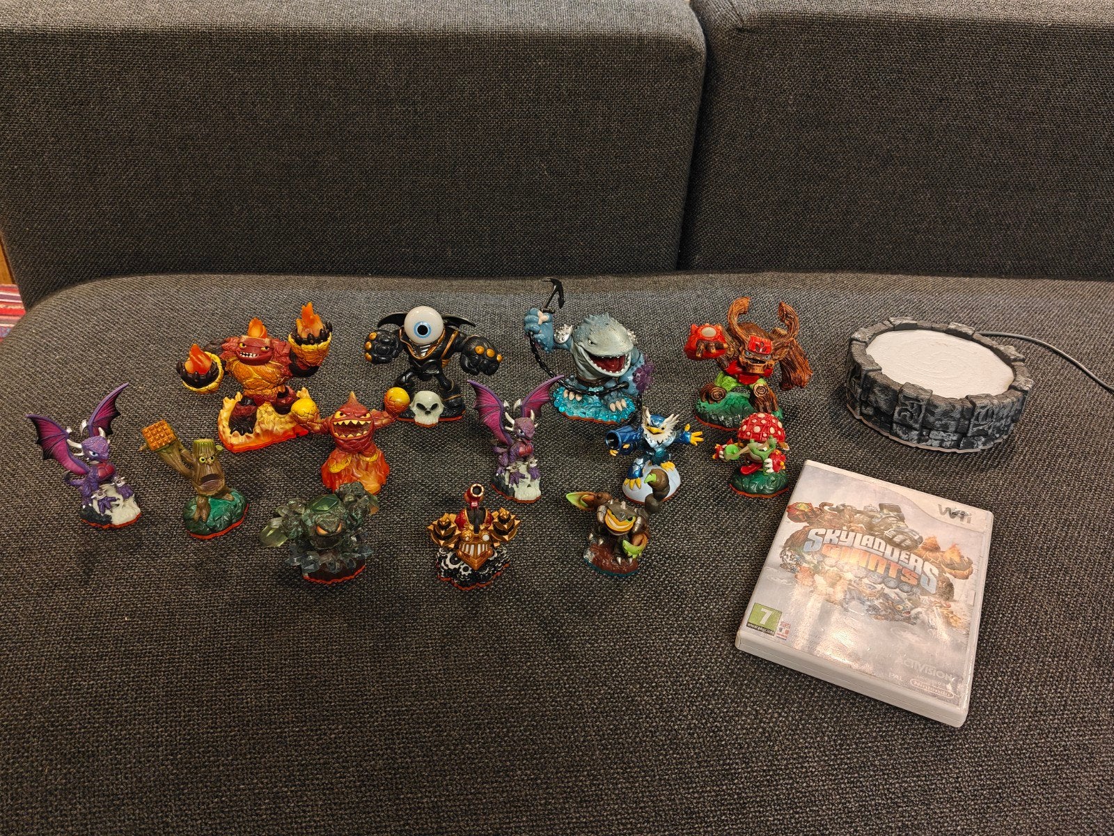 Skylanders Giants Wii met 13 figuren en portal, Avontuur en Actie, Gebruikt, 2 spelers, Eén computer