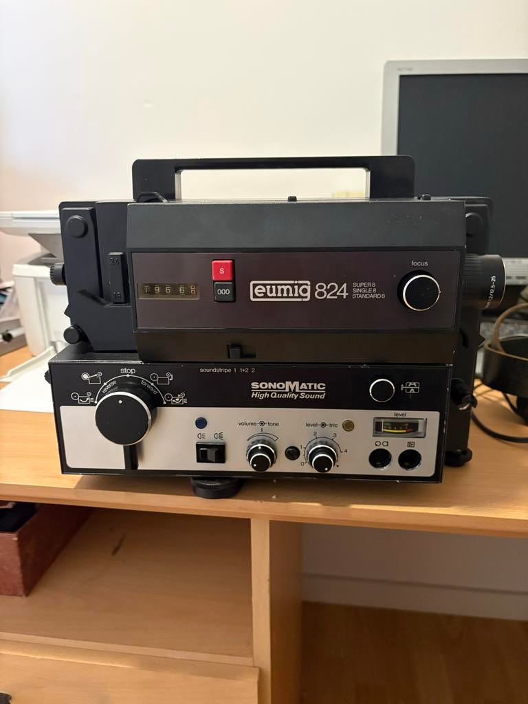 Eumig 824 Sonomatic Super 8 filmprojector, Verzamelen, Fotografica en Filmapparatuur, Ophalen, 1960 tot 1980, Projector