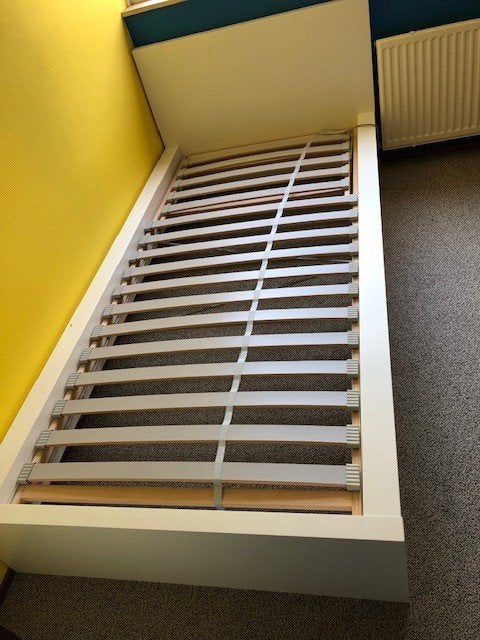eenpersoonsbed Malm met handverstelbare lattenbodem, Ophalen, 90 cm, Eenpersoons, Wit