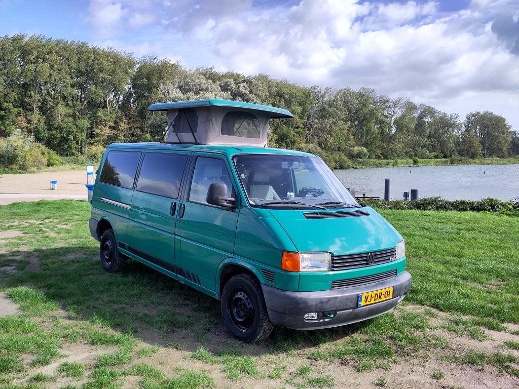 VW Transporter T4 Camper / Surfbus / Funbus | 2.5 TDI, Auto's, Schuifdeur, Stof, 700 kg, Volkswagen