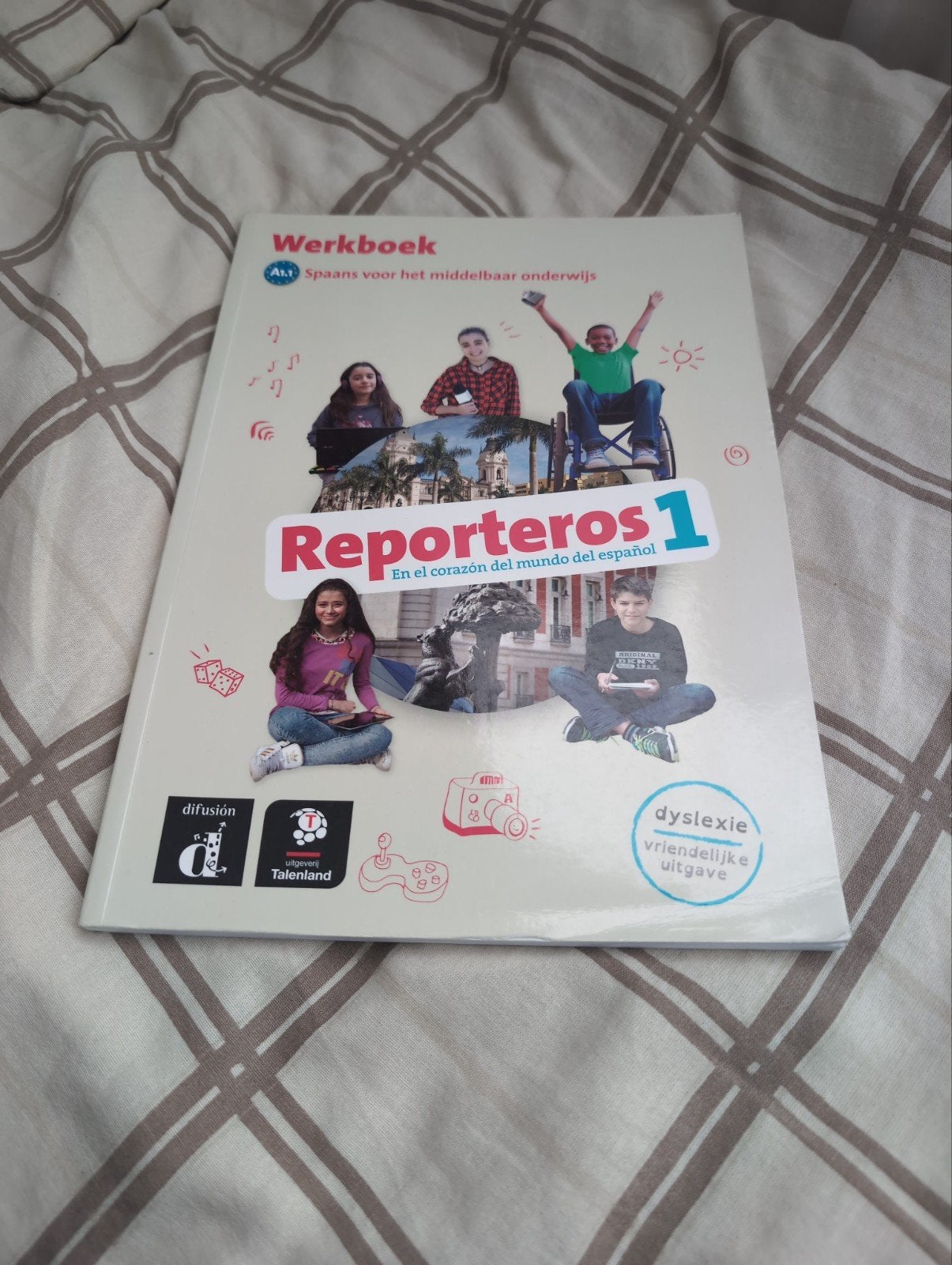 Reporteros 1 Werkboek Spaans - Dyslexievriendelijk, Boeken, Ophalen of Verzenden, Zo goed als nieuw, Overige niveaus, Overige vakken