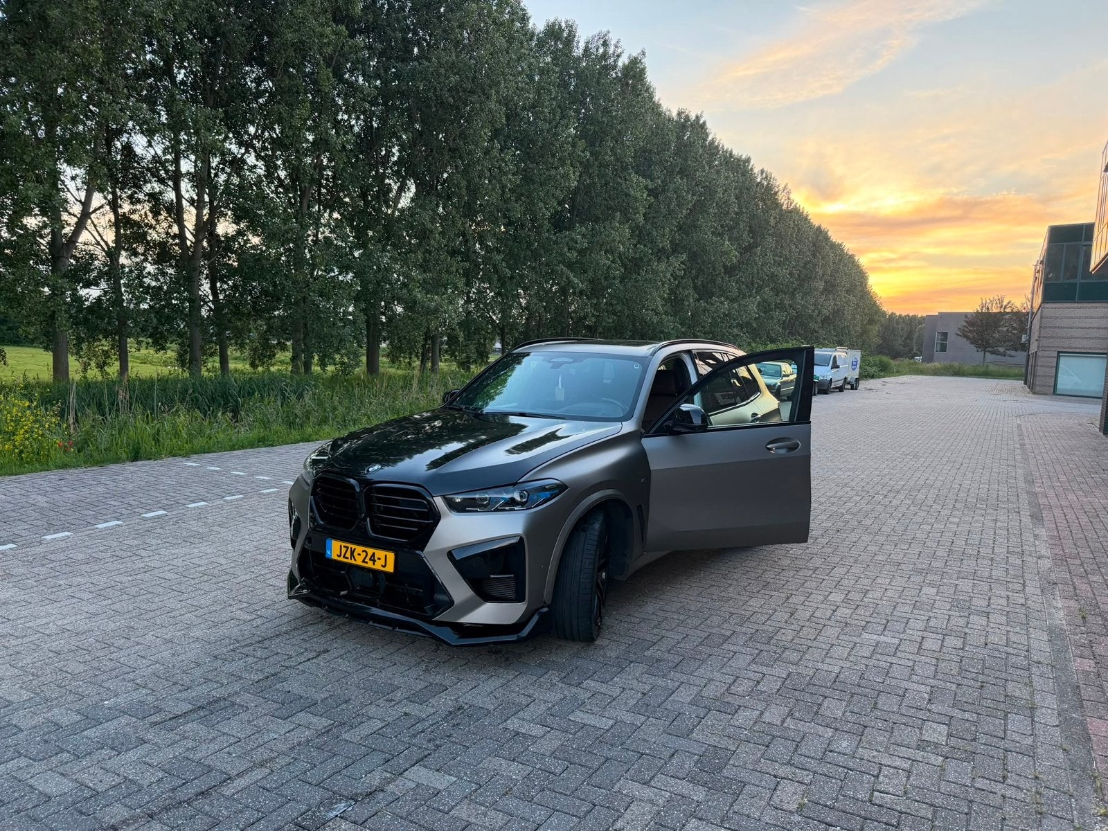 BMW X5 M50i 650pk 2020, Automaat, Bruin, 4395 cc, Vierwielaandrijving