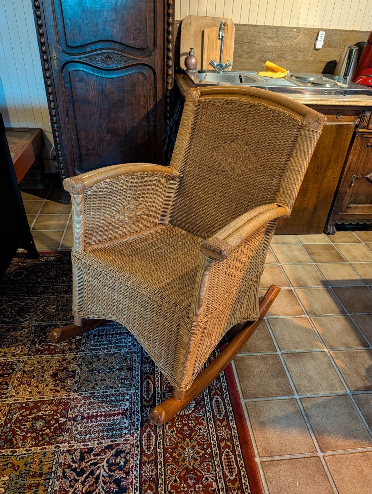 Rotan schommelstoel in goede staat, Ophalen, Gebruikt, Bruin, Klassiek
