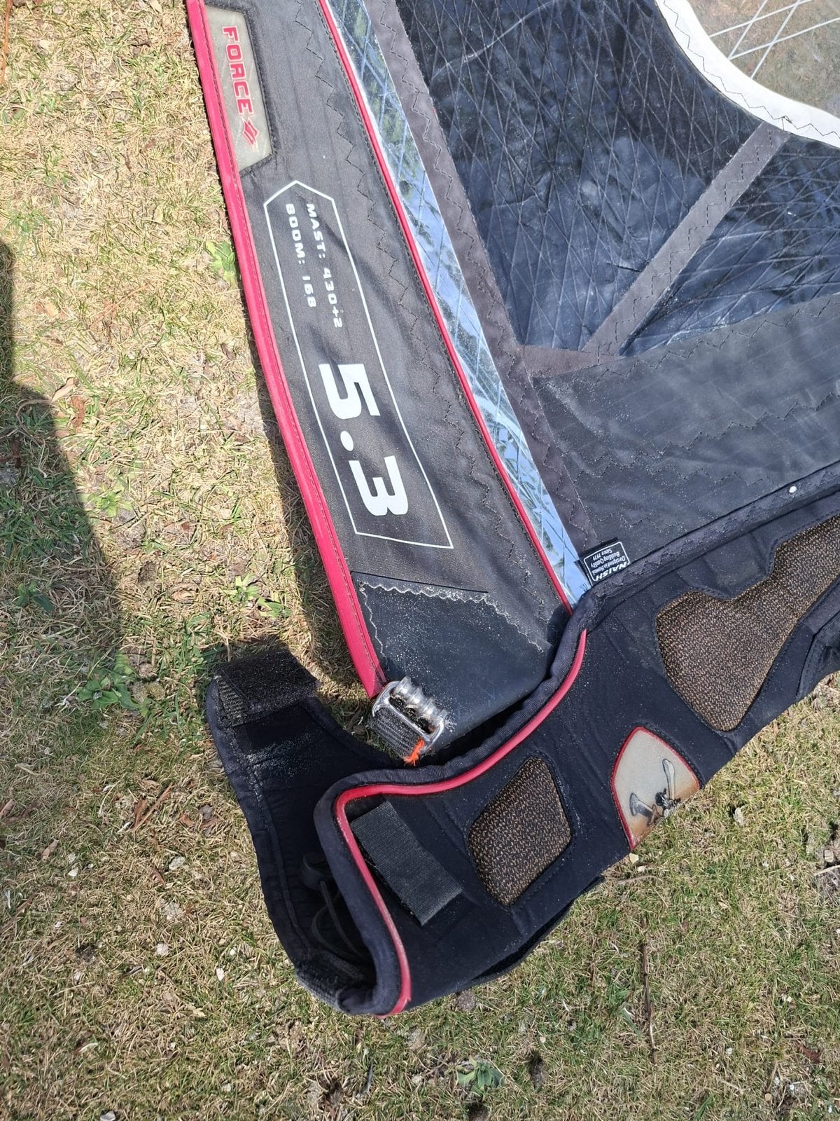 Naish Force 5.3 en Neilpryde Wizard 5.7 windsurfzeilen, Ophalen, 5 tot 6.5 m², Zeil, Gebruikt